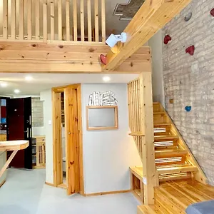 Daire Lavender Circus Hand Drawn Apartments, Budapeşte